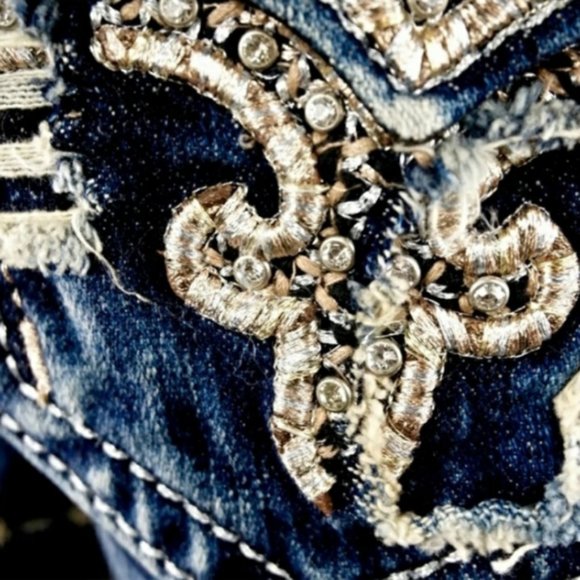 😎HTF🤘 ROCK REVIVAL BETTY Medium ACID WASH EMBELLISHED SHORTS 30 - Picture 4 of 16